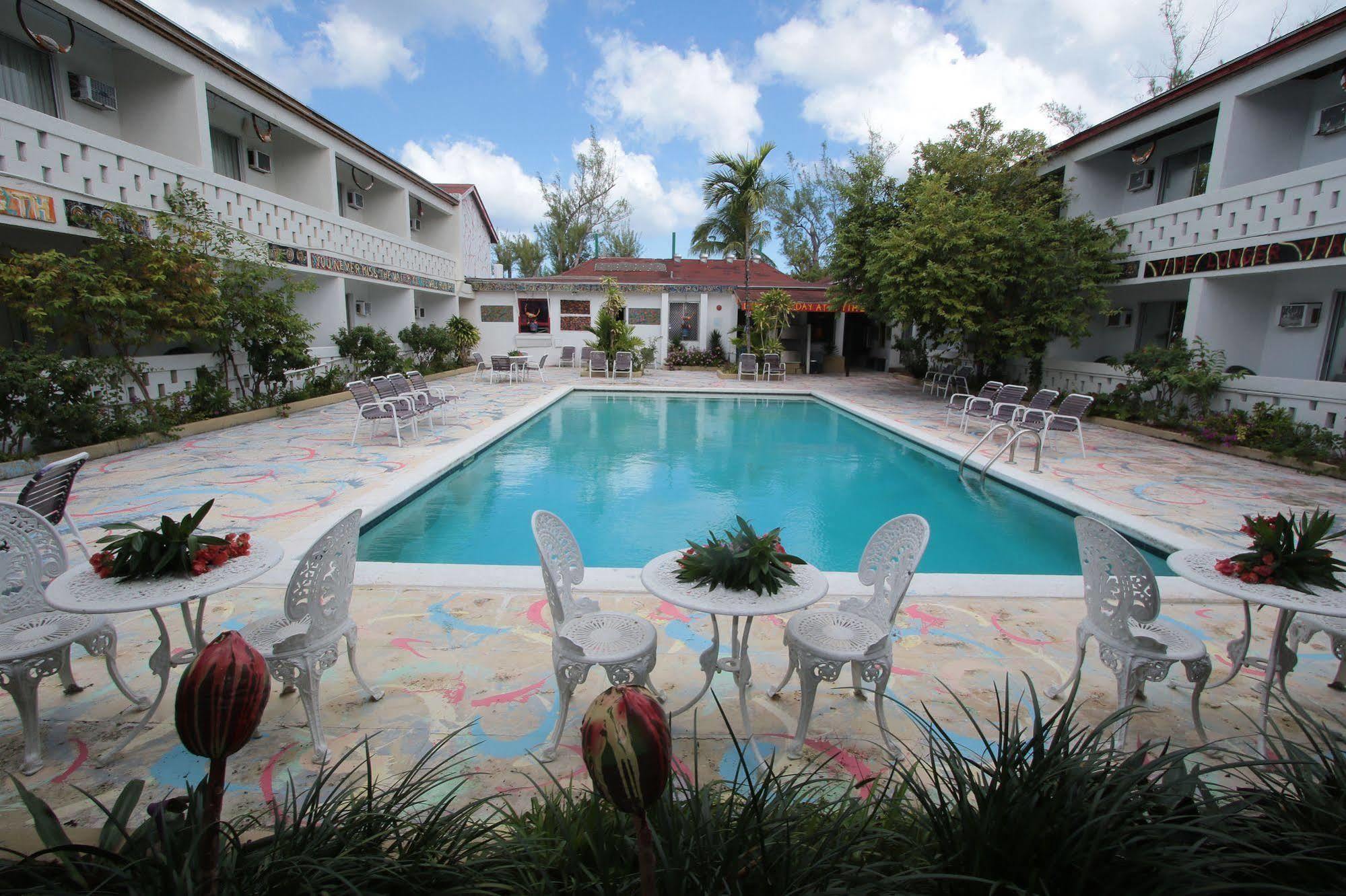 Nettie'S Different Of Nassau Casuarina'S Hotel Luaran gambar
